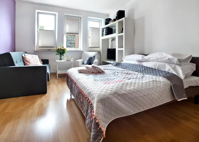 شقة P&o Chomiczowka